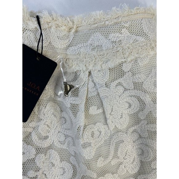 New J.O.A. Lace Fringe Hem Pleated Shorts Cream - Picture 5 of 9